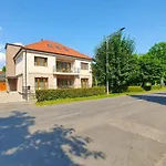 Alison Apartman *