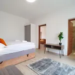 Alison Apartman