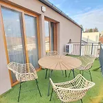 Alison Apartman