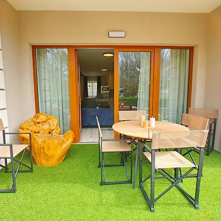 Alison Apartment *