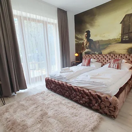 Alison Apartment
