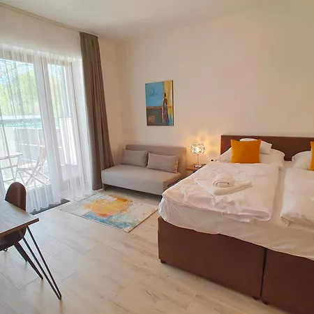 Alison Apartment *