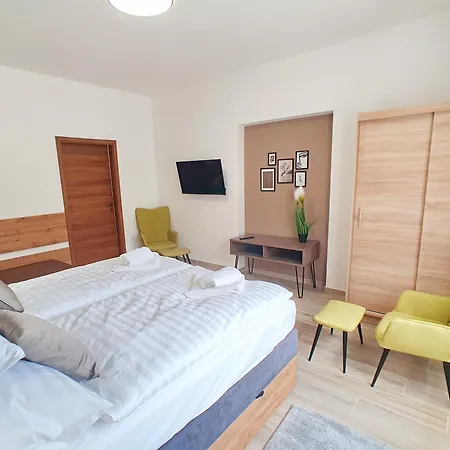 Alison Apartment